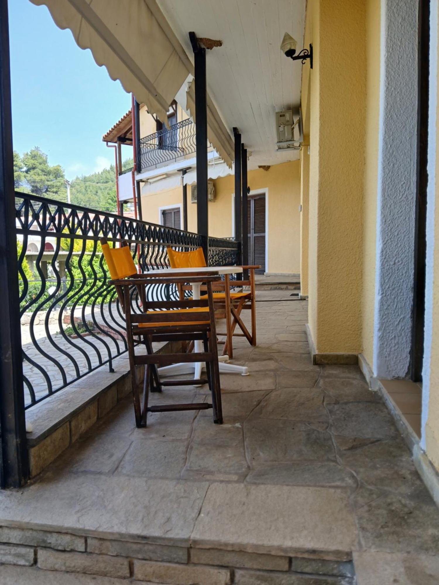 Karnagio Vasilas Agia Paraskevi  Camera foto